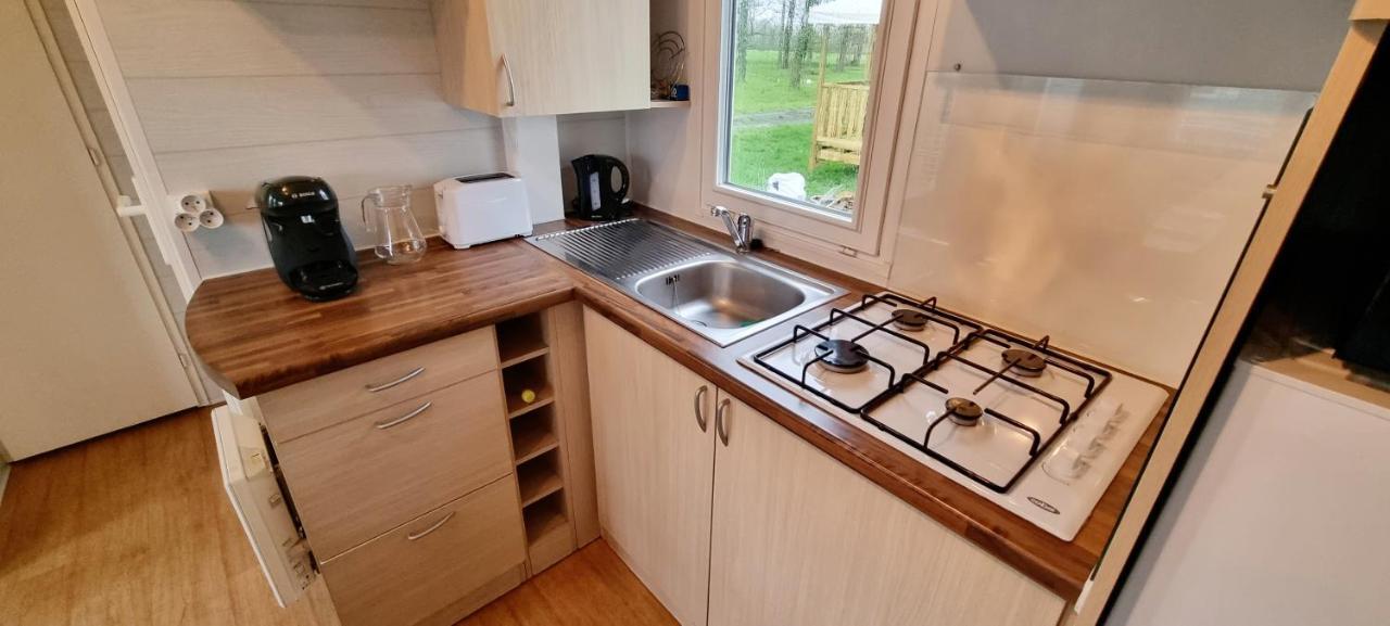 Mobil Home 5 Personnes - Vendee - Puy Du Fou - Climatise La Boissiere-de-Montaigu エクステリア 写真
